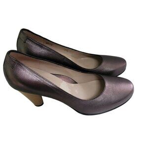 Taryn Rose NWOT Pewter Wood Heel Pumps Size 37.5